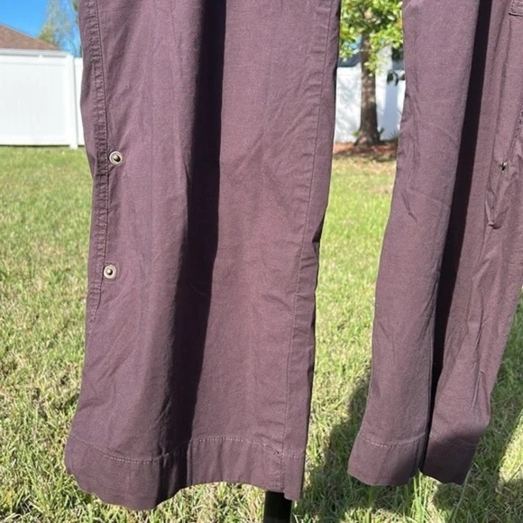 ~e Old Navy convertible pants into capris - Picture 5 of 15